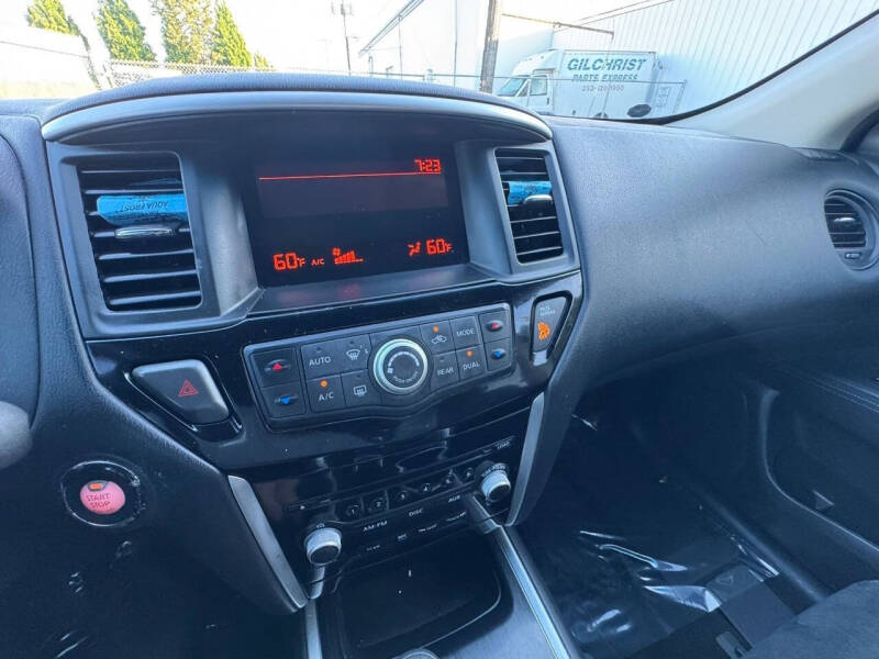 2015 Nissan Pathfinder S