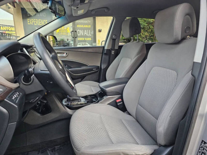 2018 Hyundai Santa Fe SE