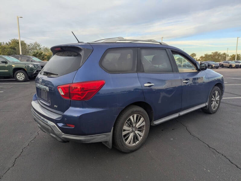 2018 Nissan Pathfinder SV