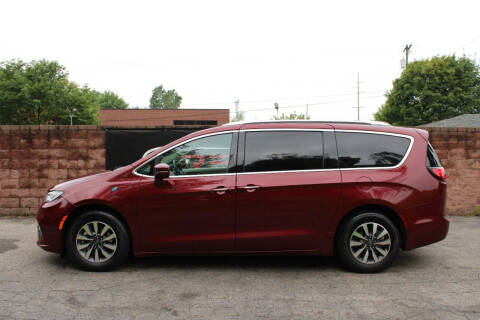 2021 Chrysler Pacifica Hybrid Touring L