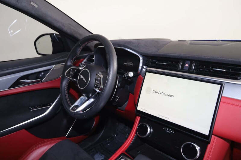 2024 Jaguar F-PACE SVR