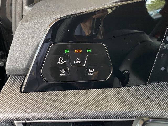 2025 Volkswagen Golf GTI SE