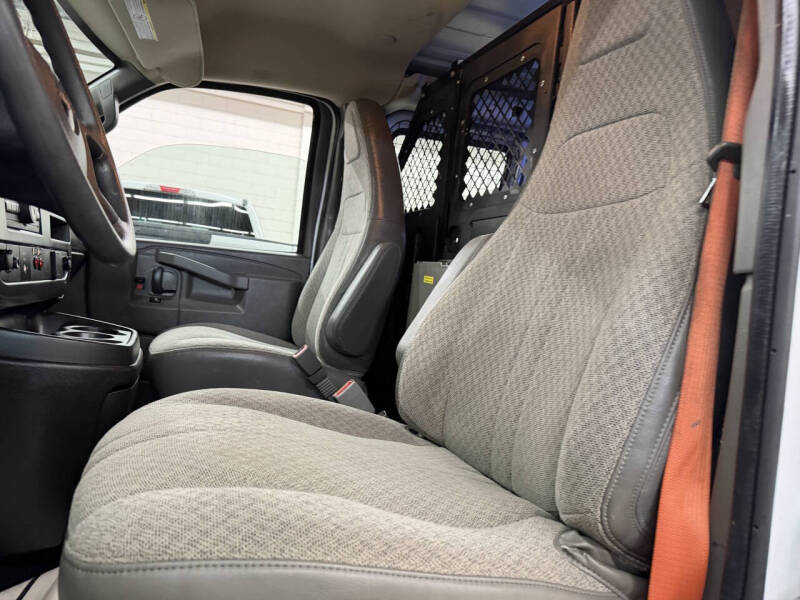 2017 GMC Savana 2500
