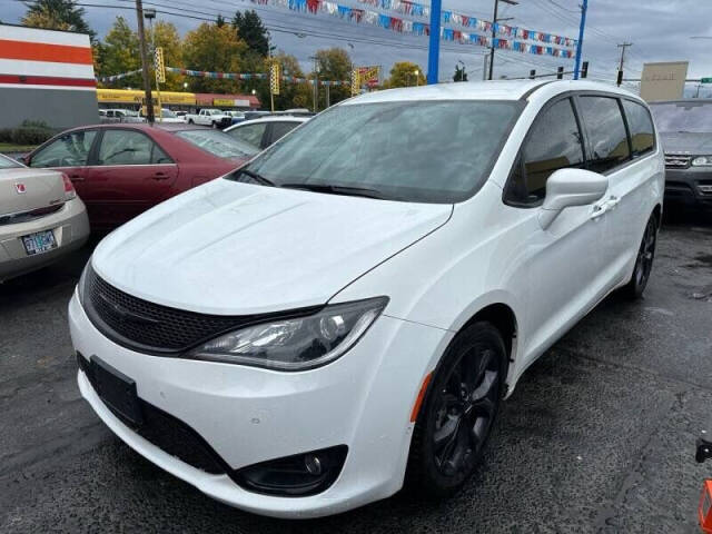 2020 Chrysler Pacifica for sale at Blue Lake Auto Sales in Portland, OR