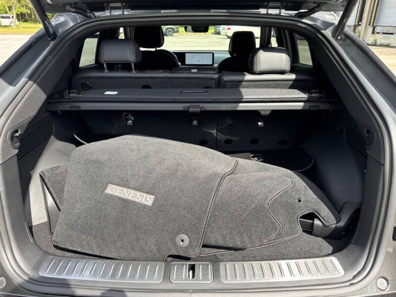 2025 Genesis GV60 Standard