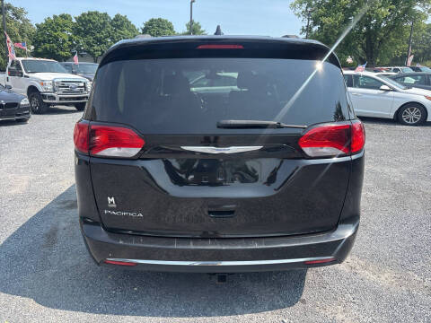 2017 Chrysler Pacifica Touring-L