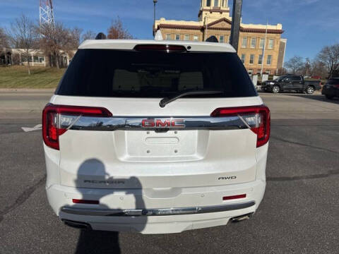 2023 GMC Acadia Denali