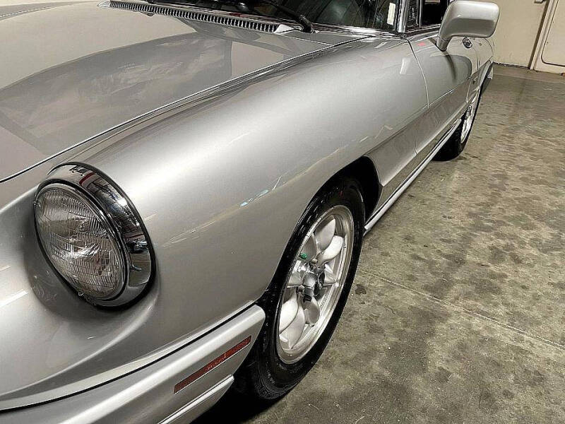 1991 Alfa Romeo Spider Veloce