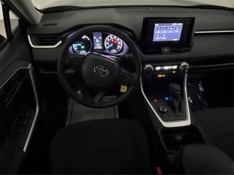 2020 Toyota RAV4 Hybrid LE