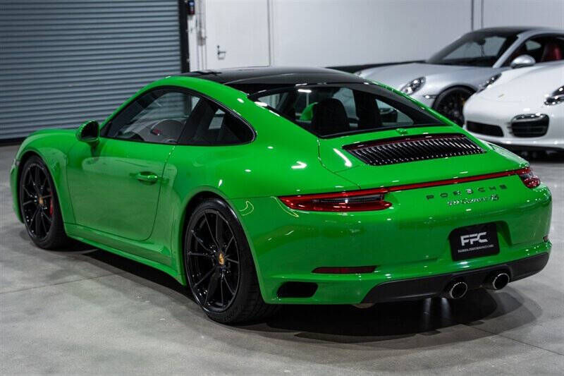 2017 Porsche 911 Carrera 4S