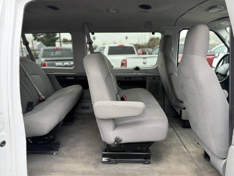 2013 Ford E-Series E-350 SD XLT