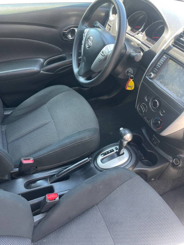 2019 Nissan Versa SV