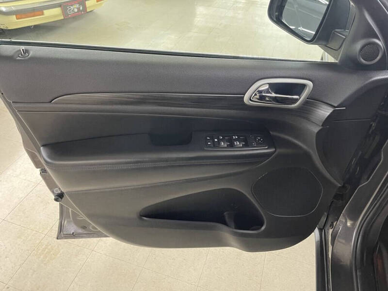 2019 Jeep Grand Cherokee Laredo