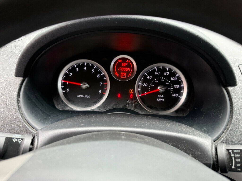 2010 Nissan Sentra 23
