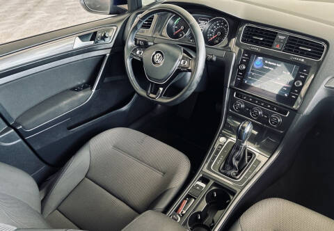 2017 Volkswagen e-Golf SE