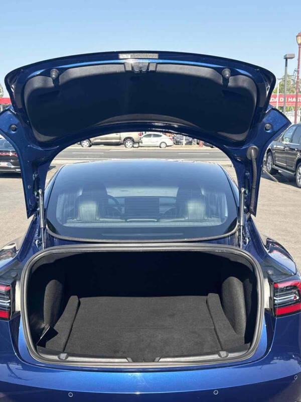 2019 Tesla Model 3 Mid Range