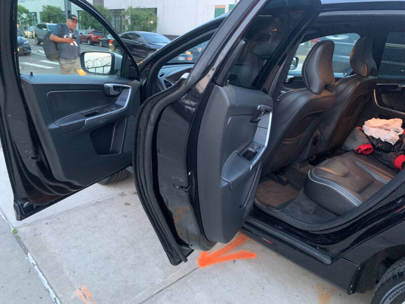 2016 Volvo XC60 T6 Drive-E R-Design