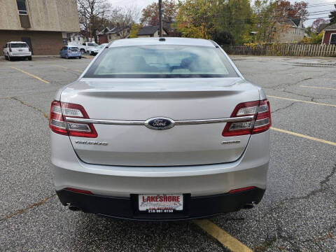 2015 Ford Taurus