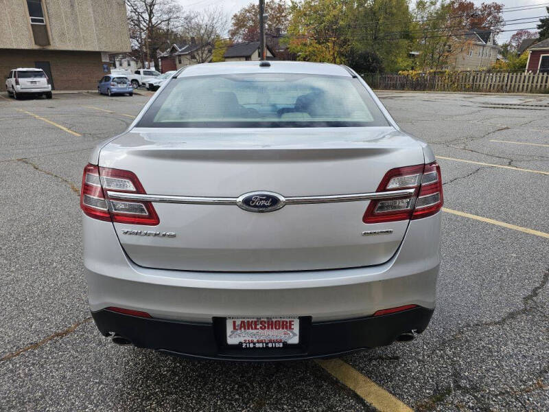 2015 Ford Taurus