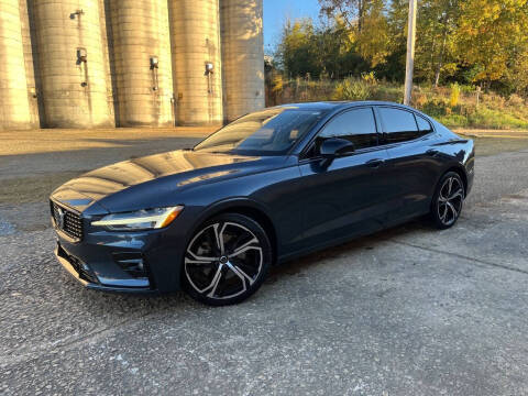 2024 Volvo S60 B5 Plus Dark Theme