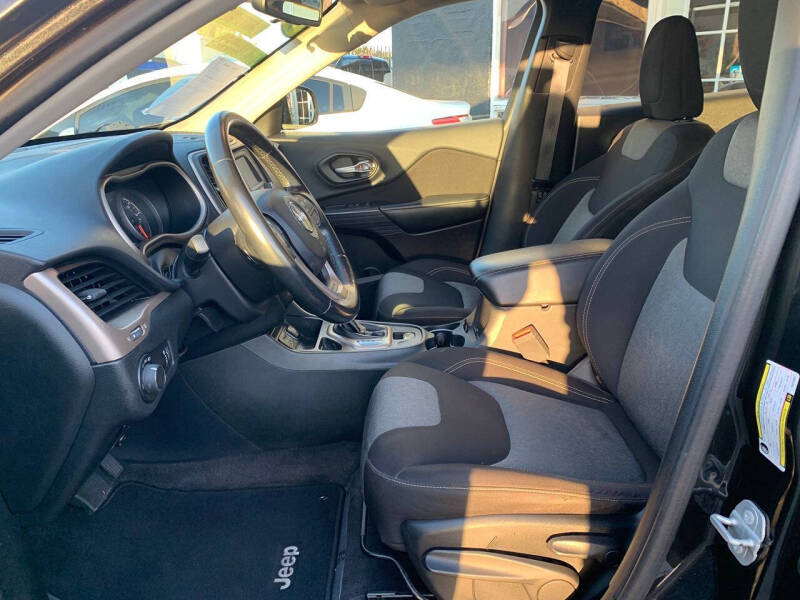 2016 Jeep Cherokee Sport