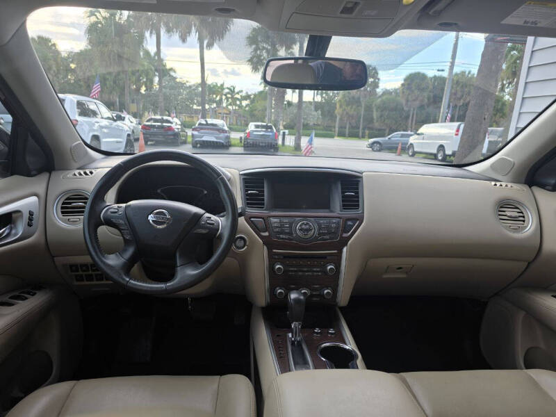 2017 Nissan Pathfinder Platinum