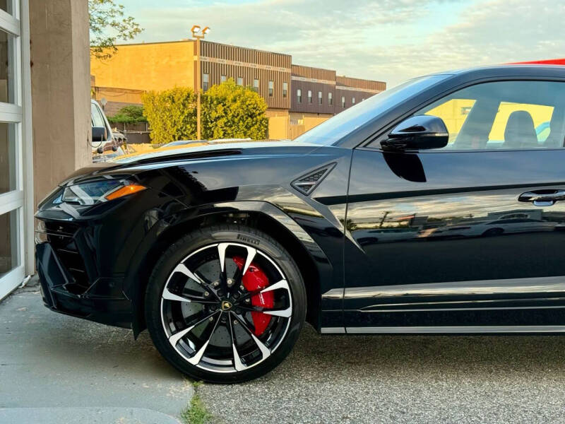 2024 Lamborghini Urus S