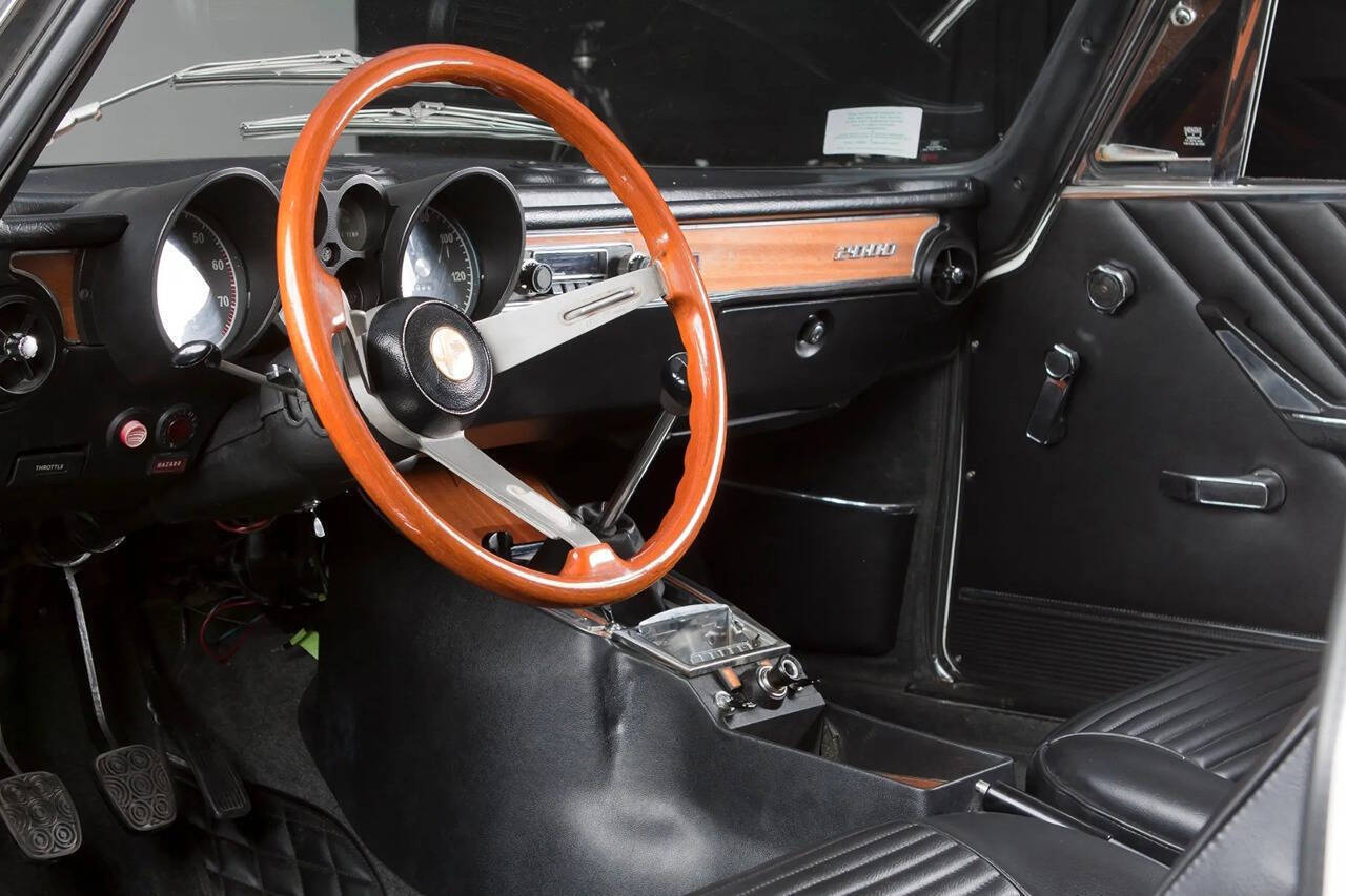 1973 Alfa Romeo 2000 GTV 11