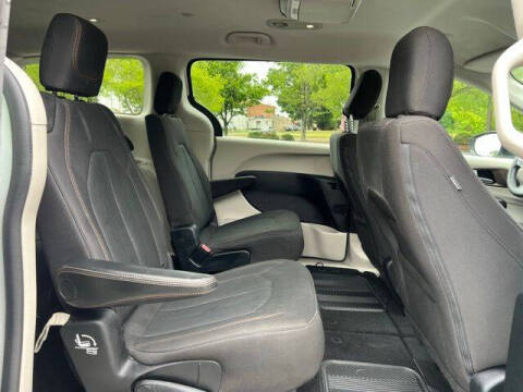 2017 Chrysler Pacifica Touring