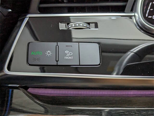 2019 Audi Q8 quattro Premium Plus 55 TFSI