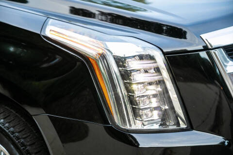 2018 Cadillac Escalade Standard