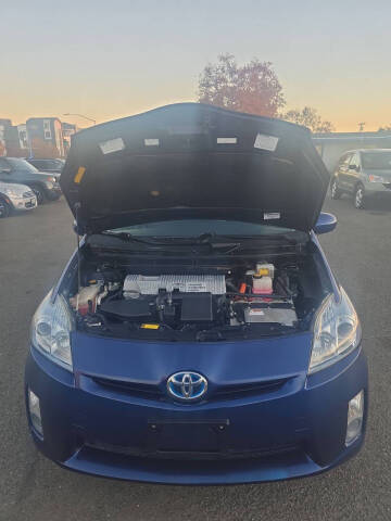 2010 Toyota Prius III