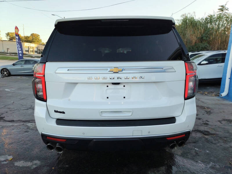 2023 Chevrolet Suburban High Country