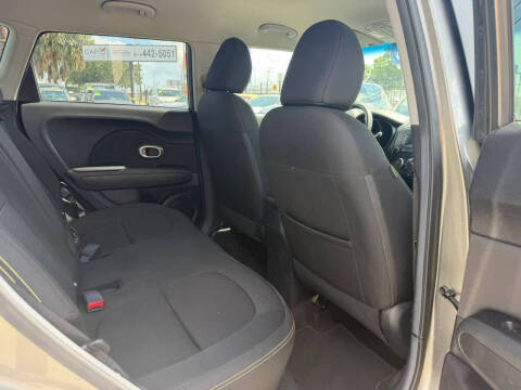 2015 Kia Soul +