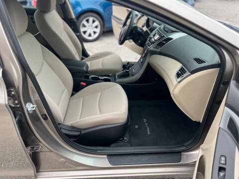 2014 Hyundai Elantra SE