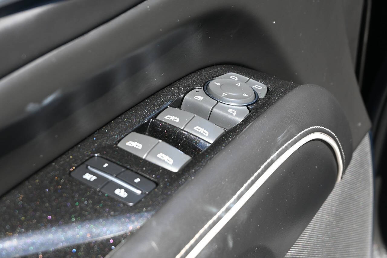 2022 Cadillac Escalade 21