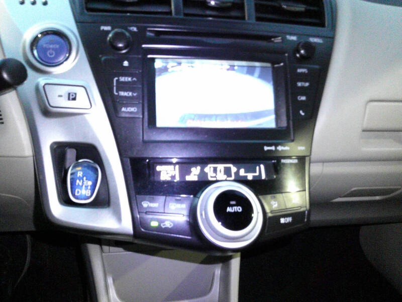 2013 Toyota Prius v Five