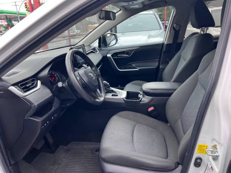 2022 Toyota RAV4 XLE