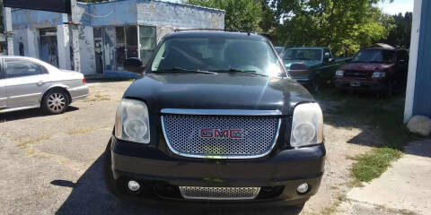 2009 GMC Yukon XL for sale at New Start Motors LLC in Montezuma IN