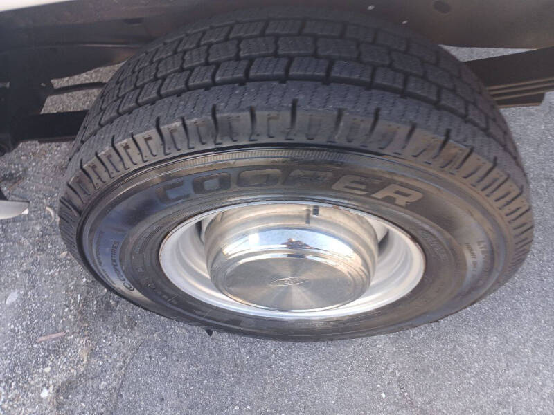2000 Ford E-250