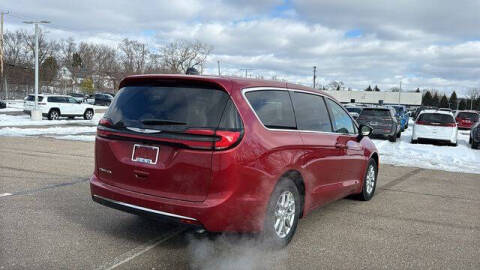 2026 Chrysler Pacifica Select