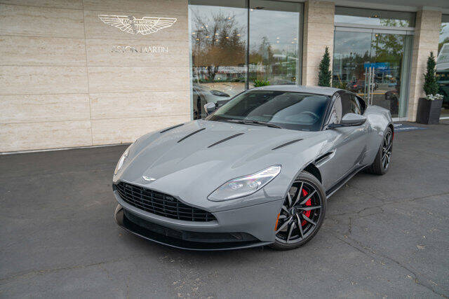 2018 Aston Martin DB11 42