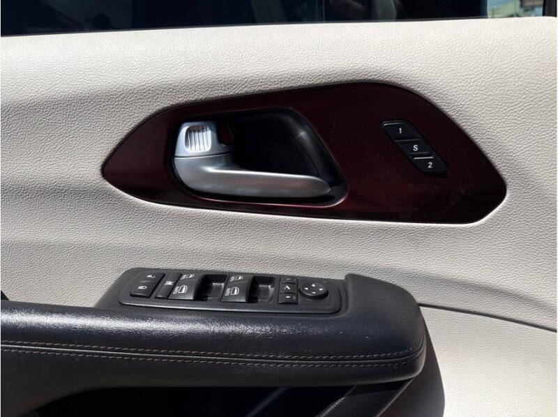 2017 Chrysler Pacifica Limited