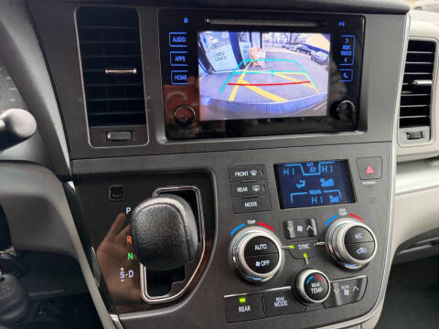 2017 Toyota Sienna