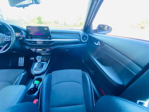 2022 Kia Forte GT Line