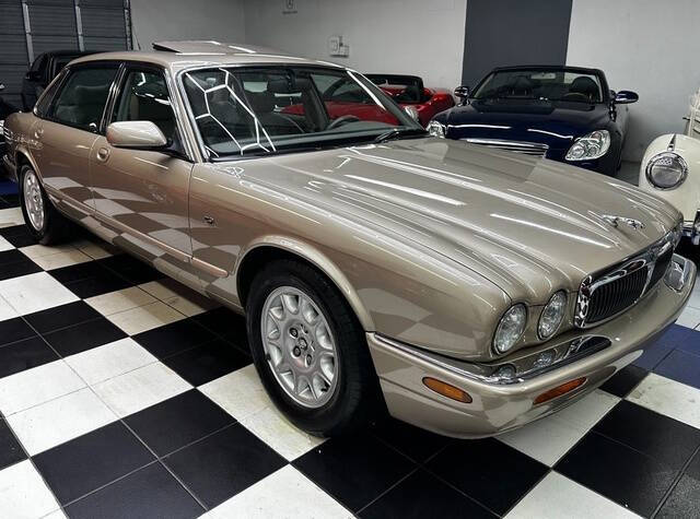1998 Jaguar XJ Series XJ8L's photo