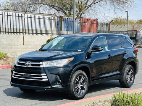 2019 Toyota Highlander for sale at United Star Motors in Sacramento CA