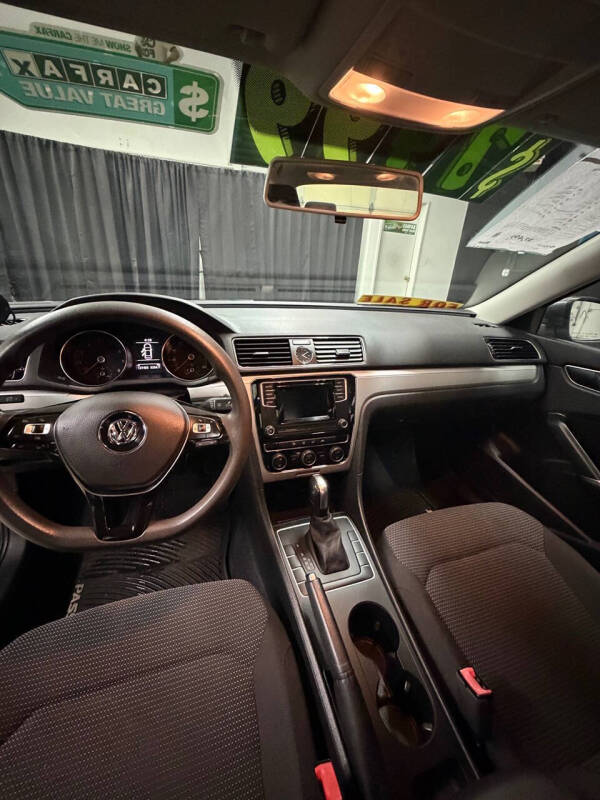 2016 Volkswagen Passat 1.8T S