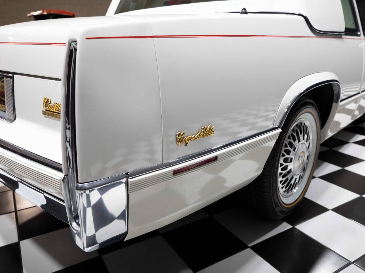 1990 Cadillac DeVille 19