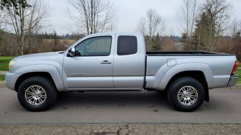 2007 Toyota Tacoma for sale at CLEAR CHOICE AUTOMOTIVE in Milwaukie OR